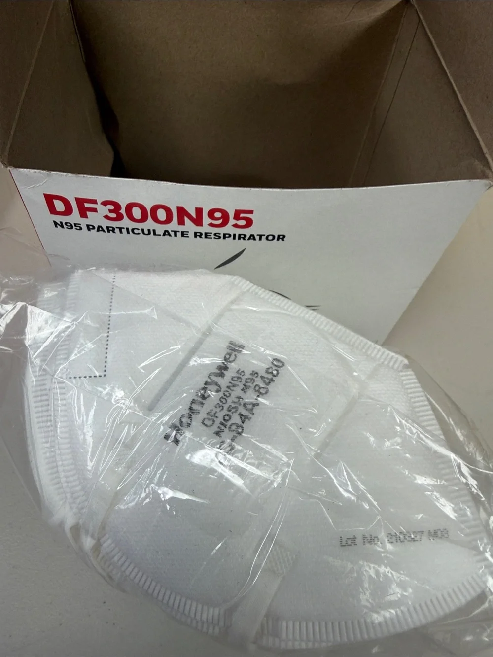 Honeywell DF300N95 N95 Particulate Respirator disposable face masks - White